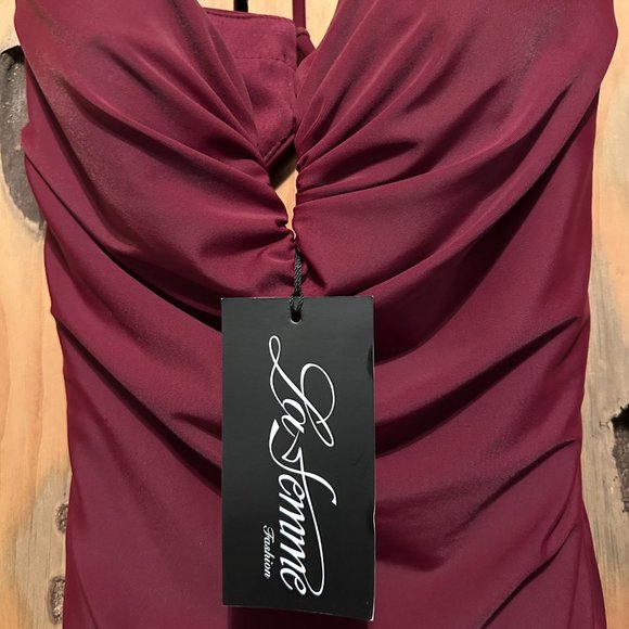 La Femme gown dark berry size 2 NWT - Picture 3 of 9